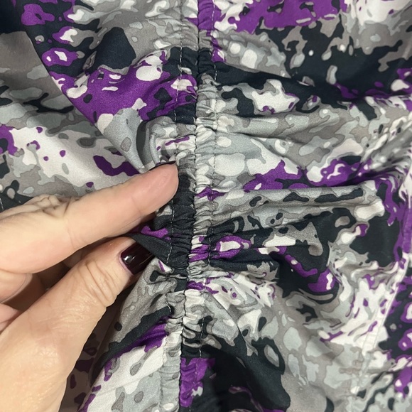 Women’s Calvin Klein large quick dry performance jacket $22 - Picture 8 of 9